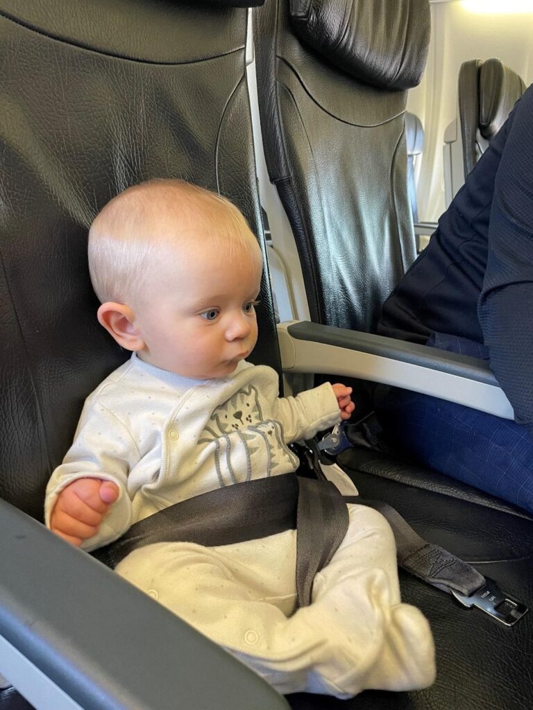 tips and tricks to travel with babies