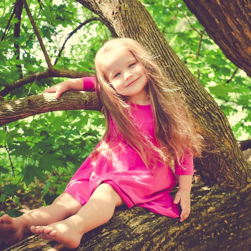 girl, tree, outdoors-3402351.jpg
